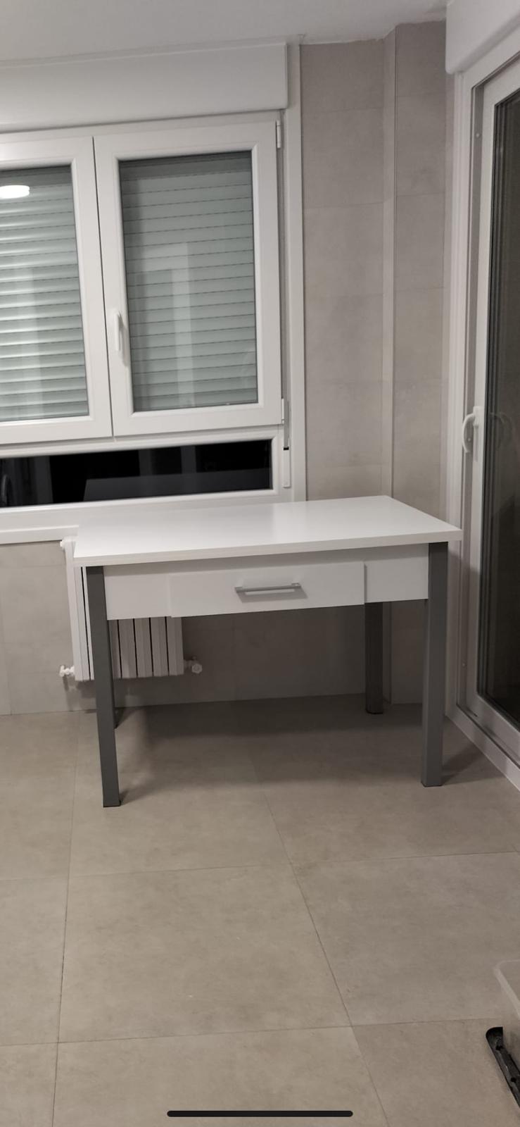 Foto de cliente de Mesa de Cocina Extensible Sendai Auxiliar Color Blanco y Gris 43x80x40-80