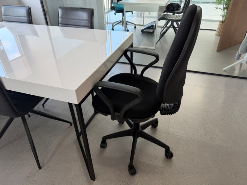 Foto de cliente de Silla Oficina Giratoria Coco Color Negro