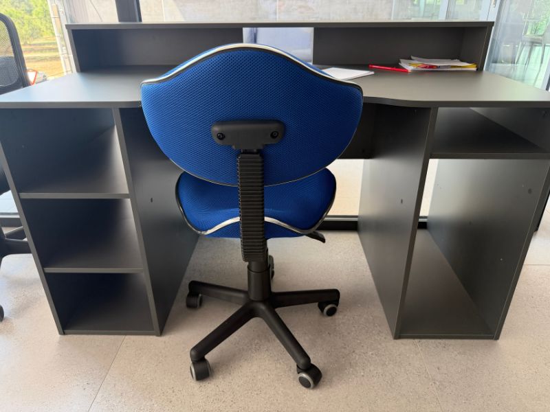Foto de cliente de Silla escritorio Juvenil Bambola Color Azul y Negro