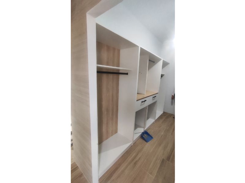 Foto de cliente de Vestidor Abierto Modular Con Cortinas Flexa 2B Roble Jackson y Blanco Mate 166x200 cm