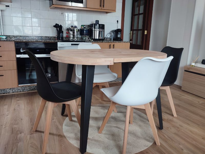 Foto de cliente de Conjunto Mesa Extensible y 4 Sillas Color Roble Nordish y Negro