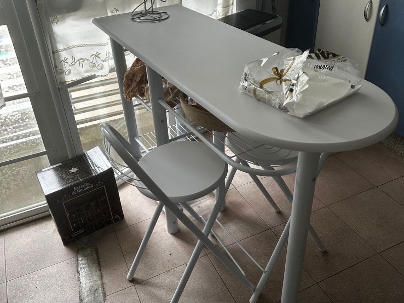 Foto de cliente de Conjunto Mesa y 2 taburetes plegables Cocina Bar Color Blanco