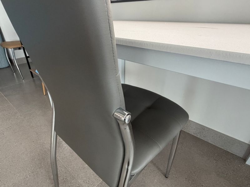 Foto de cliente de Sillas De Comedor Moderna Laci De Polipiel Y Metal Cromado Color Negro