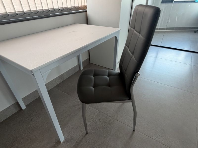 Foto de cliente de Sillas De Comedor Moderna Laci De Polipiel Y Metal Cromado Color Negro