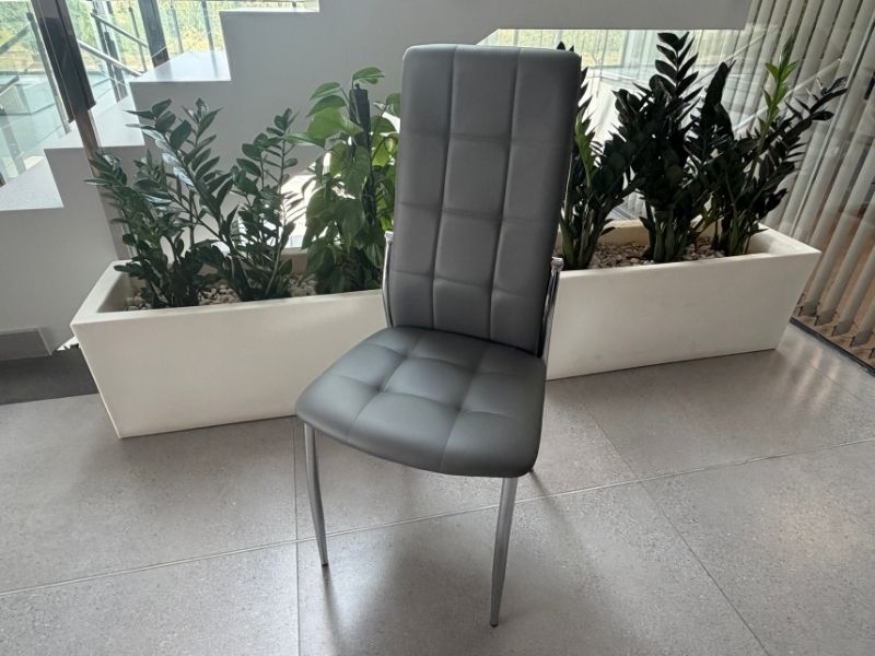 Foto de cliente de Sillas De Comedor Moderna Laci De Polipiel Y Metal Cromado Color Negro