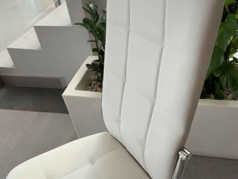 Foto de cliente de Sillas De Comedor Moderna Laci De Polipiel Y Metal Cromado Color Blanco