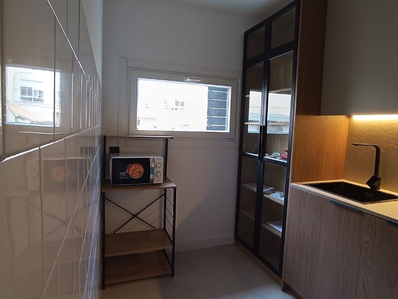 Foto de cliente de Mueble Auxiliar Cocina Estantería Kiwa Roble Cambrian y Negro 76x123 cm