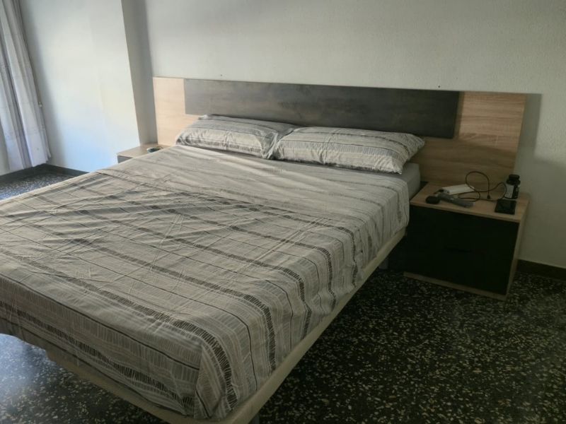 Foto de cliente de Cabecero de Cama con Mesita Andy Óxido 247 cm