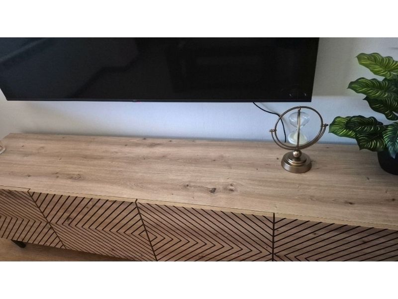 Foto de cliente de Mueble TV Josi 200 cm Color Roble Artesano y Negro