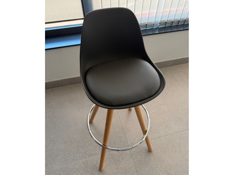 Foto de cliente de Taburetes Cocina Nórdica Bistro Gris y Roble 100 cm