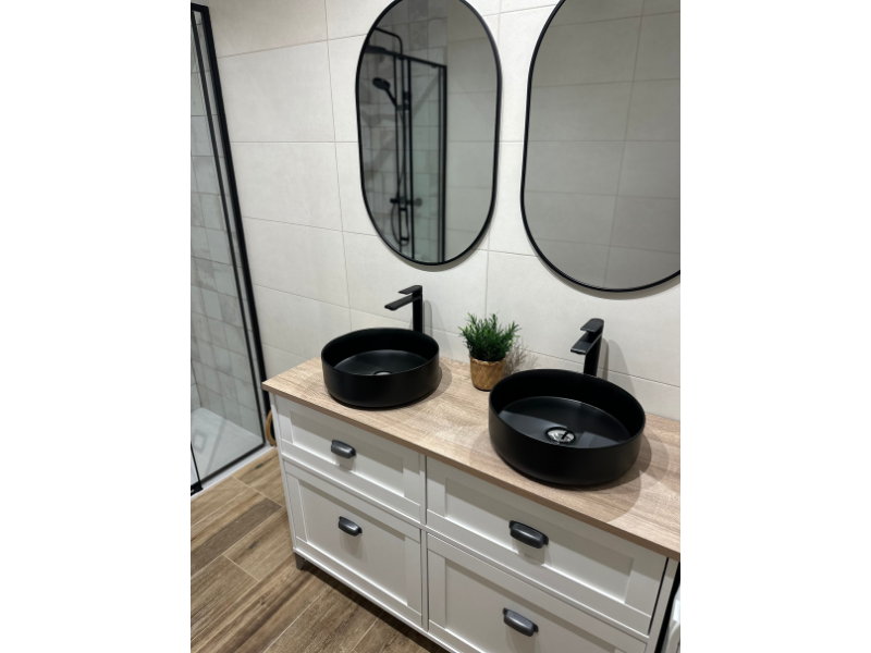 Foto de cliente de Mueble de Baño con Patas Toscana Color Blanco Soft y Roble Cambrian 120 cm (Lavabos Negros)