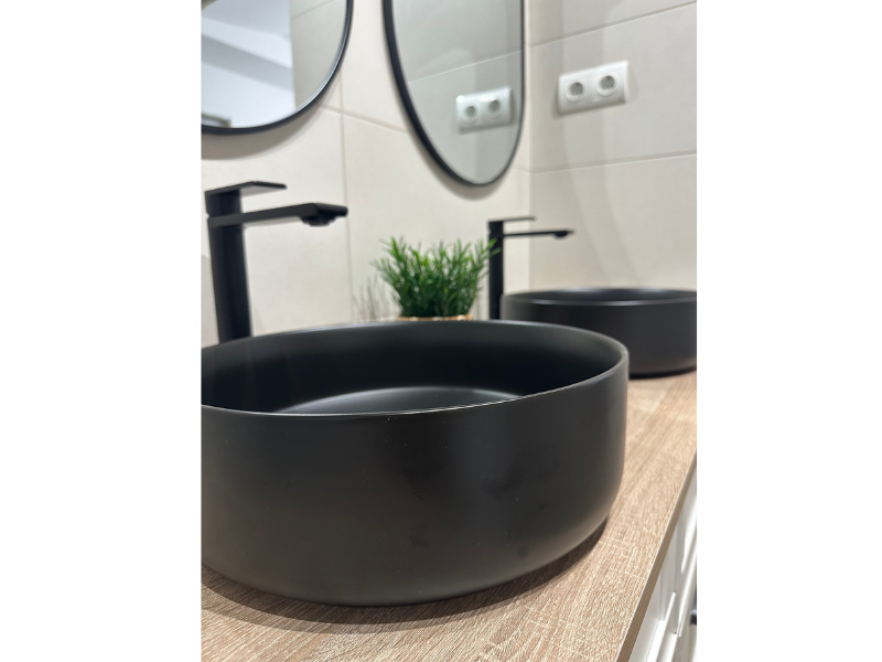 Foto de cliente de Mueble de Baño con Patas Toscana Color Blanco Soft y Roble Cambrian 120 cm (Lavabos Negros)