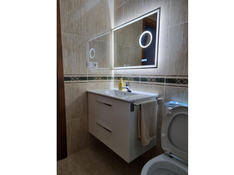 Foto de cliente de Mueble de Baño Suspendido Aruba 2 Cajones con Espejo Blanco 80 cm (Lavamanos Opcional)