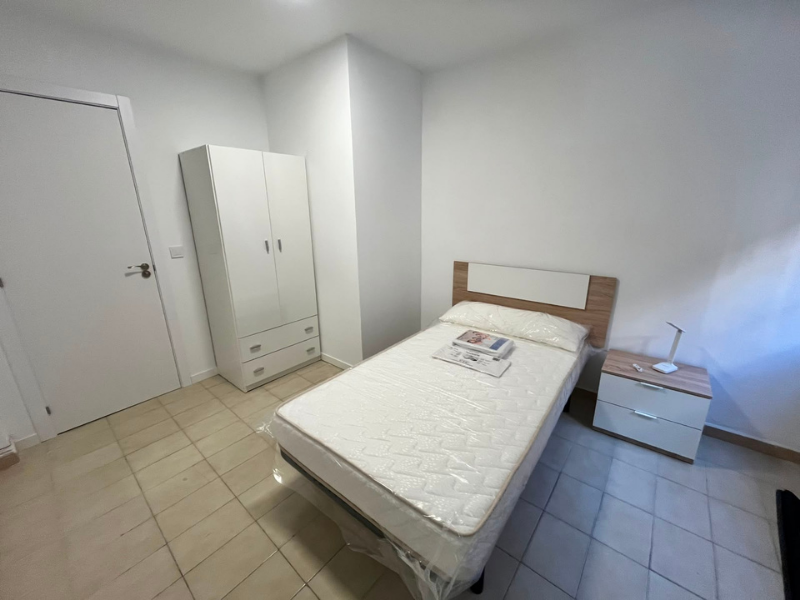 Foto de cliente de Cabecero de cama de 90 con mesita Luca Juvenil Color Blanco y Roble
