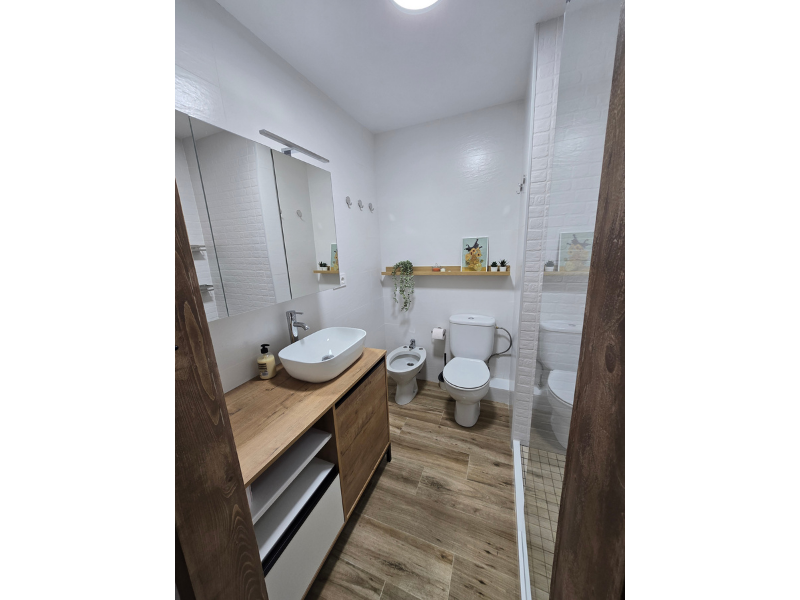 Foto de cliente de Mueble de Baño con Patas Támesis Roble y Blanco 100 cm (Lavabo opcional)