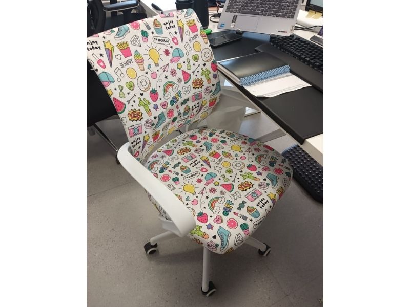 Foto de cliente de Silla Escritorio Juvenil Vita Emojis Color Blanco