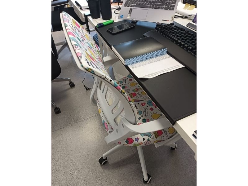 Foto de cliente de Silla Escritorio Juvenil Vita Emojis Color Blanco