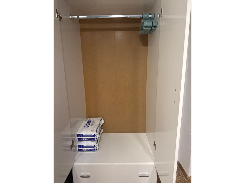 Foto de cliente de Armario Juvenil Turín Dormitorio Juvenil 2 Cajones Color Blanco Brillo 74x180 cm