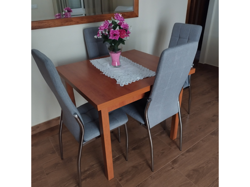 Foto de cliente de Silla De Comedor Moderno Laci De Tela Color Gris Con Detalles