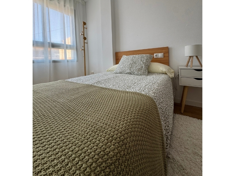 Foto de cliente de Mesita de Noche Nórdica Fiano 2 Cajones 40x60 cm
