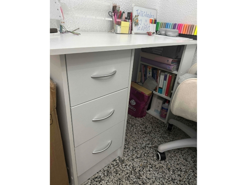 Foto de cliente de Escritorio Jobbi 3 Cajones Color Blanco Mate 115 cm