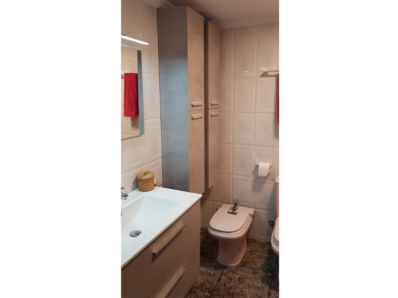 Foto de cliente de Mueble de Baño Suspendido con Espejo Cemento 80 cm (Lavamanos Opcional)