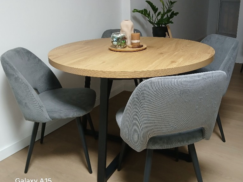 Foto de cliente de Mesa Comedor Redonda Extensible Aduna Roble y Negro 110-150x110 cm