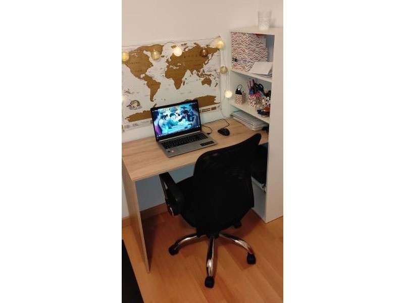 Foto de cliente de Pack Mesa Escritorio con Estantería Duplo y Estantería Escalera Librería Taris