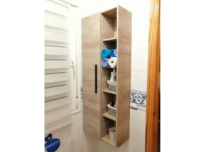 Foto de cliente de Columna de Baño 1P + Estantes Roble 51x135 cm