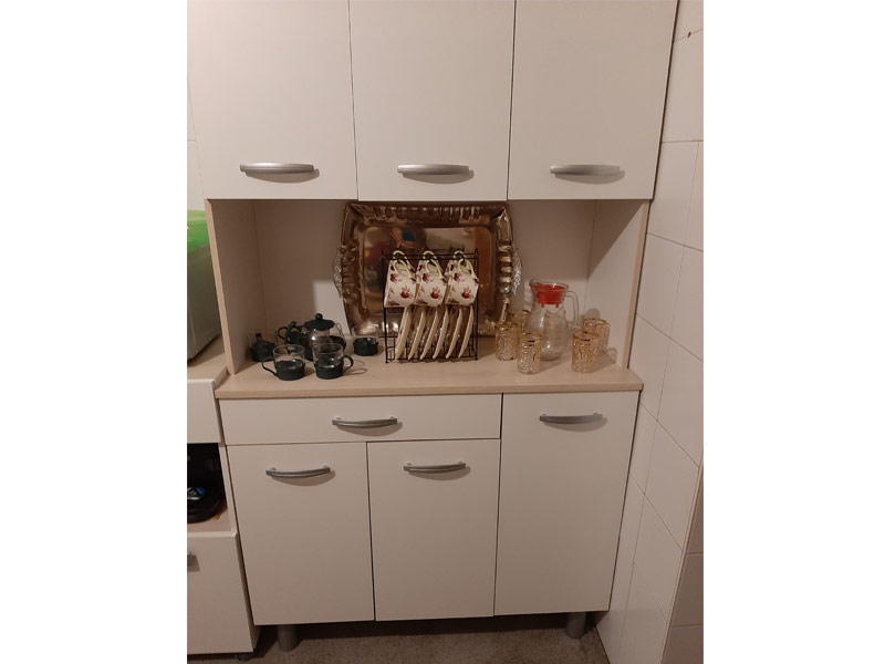 Foto de cliente de Armario aparador blanco cocina 6 puertas. Blanco y roble 101x185 cm