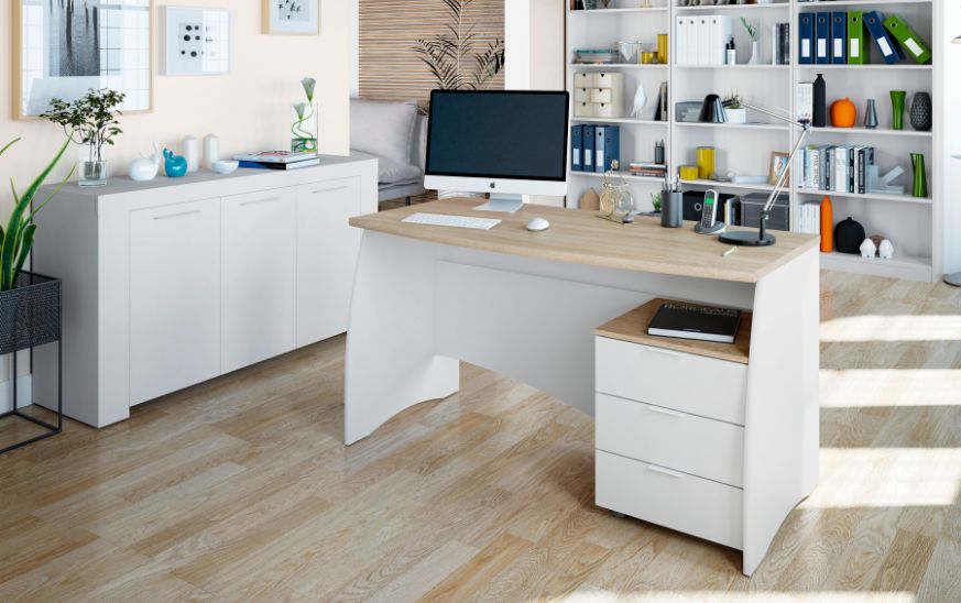 Maximizando espacios pequeños con escritorios y mesas para