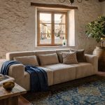 Cómo combinar el sofá y sillón en tu comedor