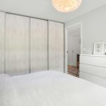 Armarios con Puertas Correderas: Optimiza el Espacio en tu Dormitorio