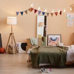 Cómo optimizar la distribución de una habitación juvenil pequeña sin que lo parezca