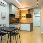 ¿Vuelves a tu segunda residencia? Trucos para amueblarla sin obras ni complicaciones