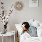 Cómo transformar tu dormitorio para dormir mejor en noches calurosas