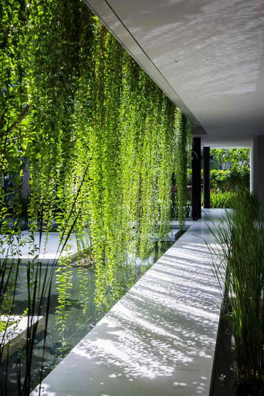 Diseña tu Jardín Vertical  Combina una base con hojas artificiales