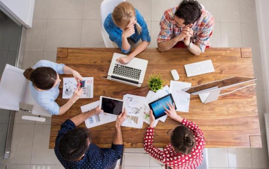 Trabajo en equipo en la oficina